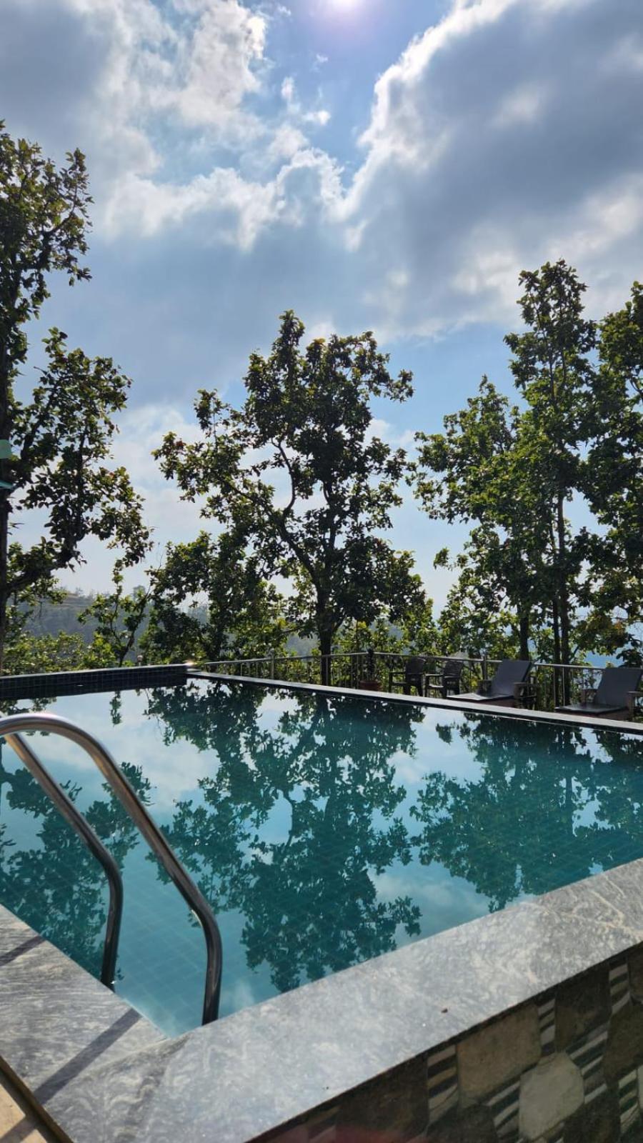 Blue Pine Orchards - Villas ランズドーン エクステリア 写真